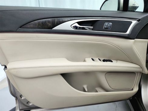 Used 2019 Lincoln MKZ Reserve image 21