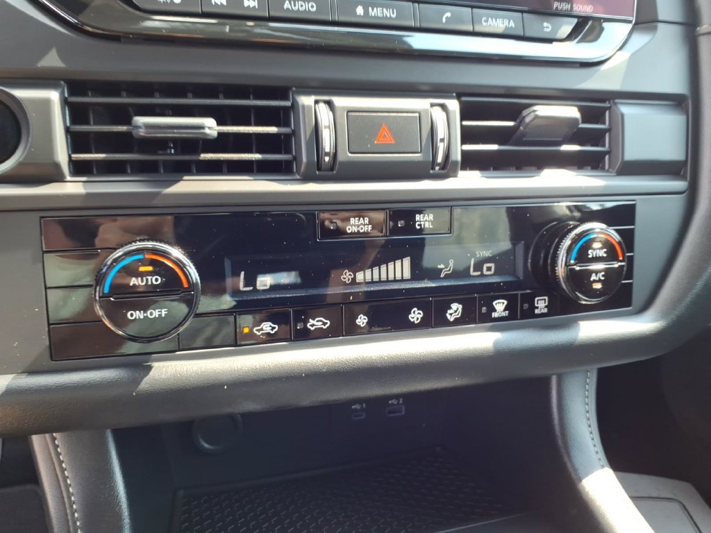 Used 2025 Nissan Pathfinder S AWD/4WD image 11