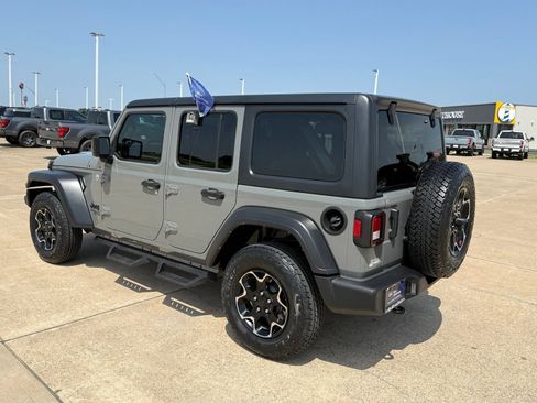 Used 2021 Jeep Wrangler Unlimited Sport AWD/4WD image 7