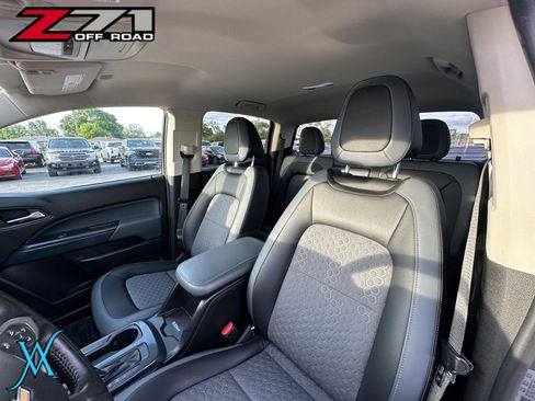 Used 2021 Chevrolet Colorado Z71 AWD/4WD image 14