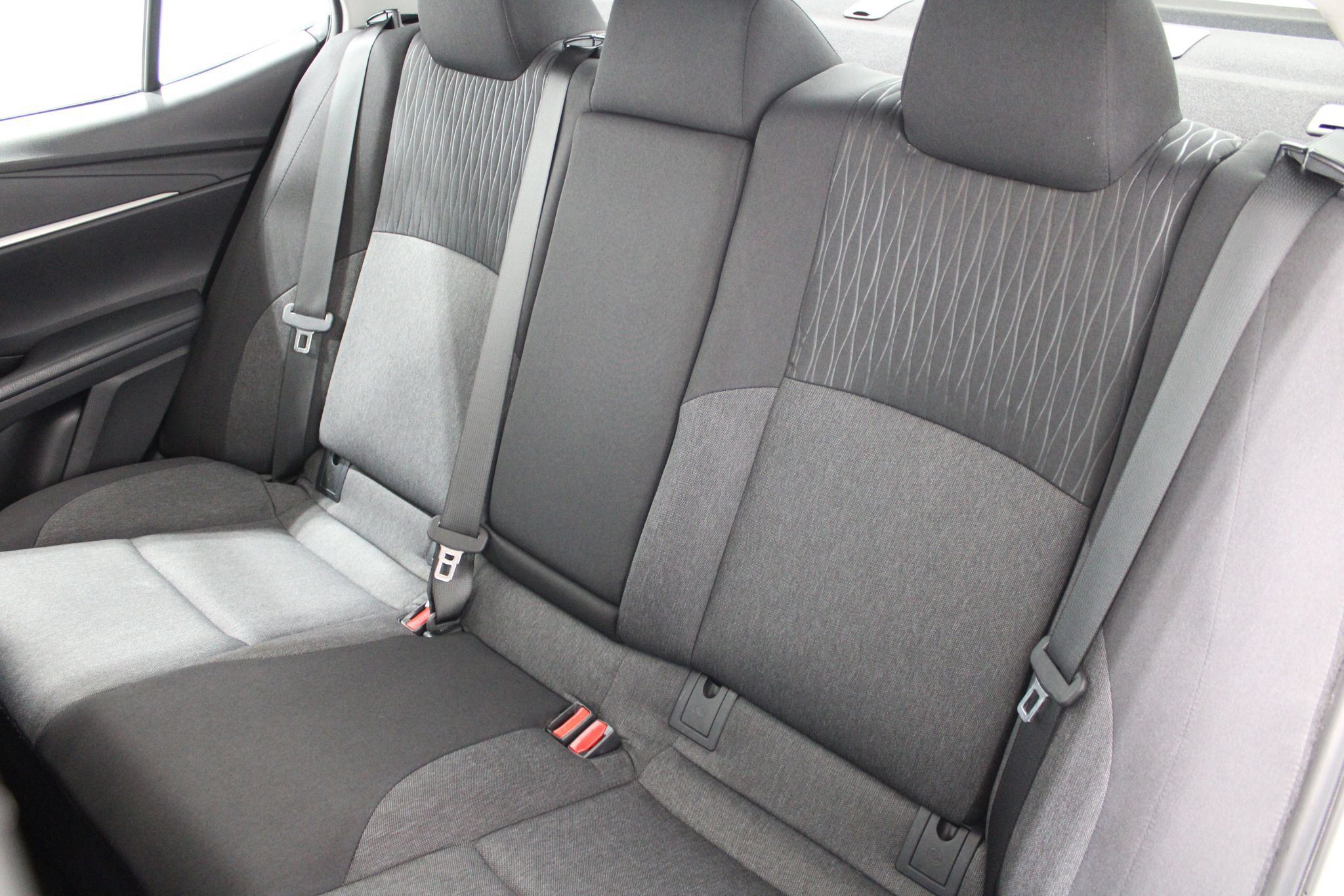 Used 2025 Toyota Camry LE FWD image 18
