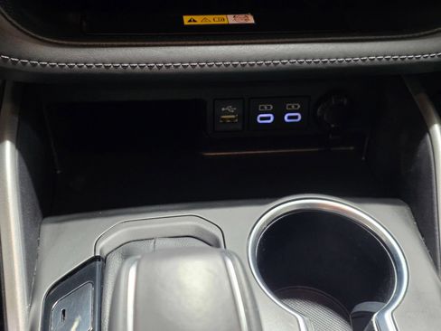 Used 2023 Toyota Highlander XLE FWD image 29
