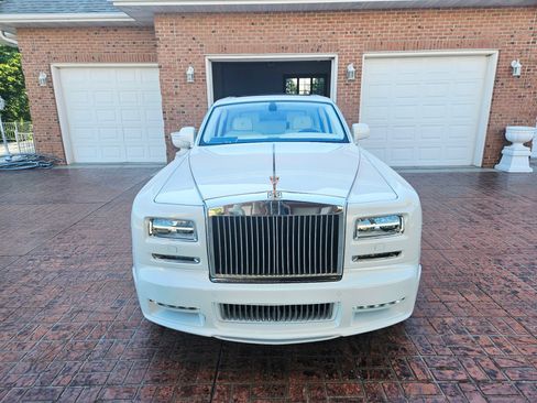 Used 2007 Rolls-Royce Phantom Sedan RWD image 2