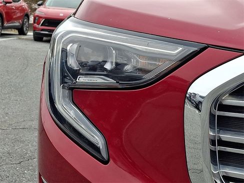 Used 2019 GMC Terrain Denali w/ Advanced Safety Package image 9