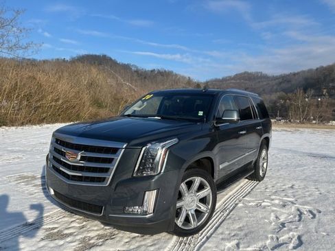 Used 2020 Cadillac Escalade Luxury image 3