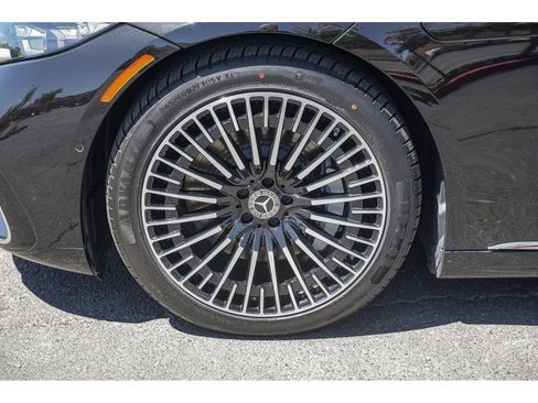 Used 2023 Mercedes-Benz EQS 580 4MATIC Sedan image 9