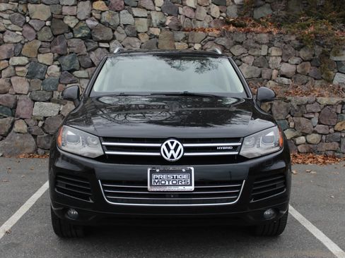 Used 2014 Volkswagen Touareg Hybrid image 3