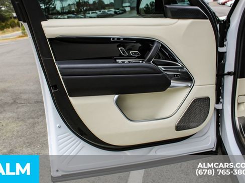 Used 2024 Land Rover Range Rover Long Wheelbase Autobiography image 37