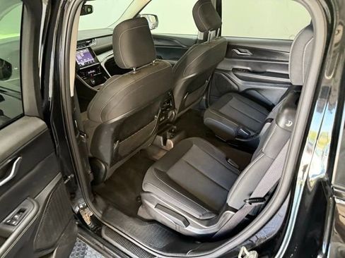 Certified 2024 Jeep Grand Cherokee L Laredo image 36