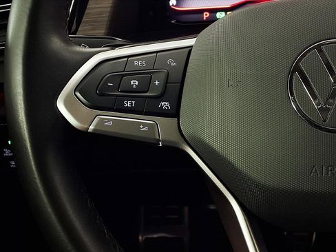 Used 2024 Volkswagen Atlas SEL Premium R-Line image 21