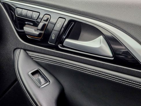 Used 2019 INFINITI QX30 image 24