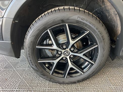 Used 2018 Toyota RAV4 SE w/ Advanced Technology Package AWD/4WD image 26