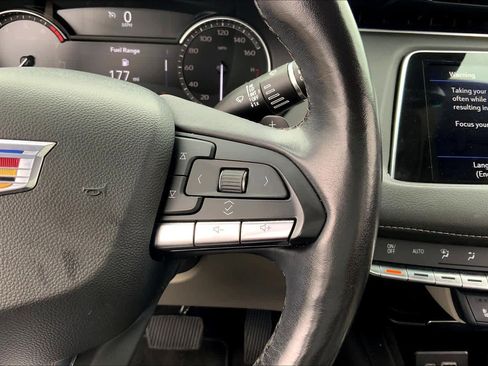 Used 2023 Cadillac XT4 Luxury w/ Cold Weather Package image 47