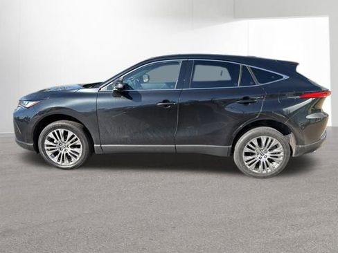 Used 2023 Toyota Venza Limited image 14