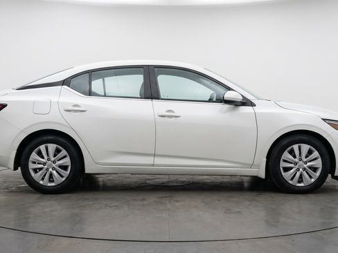 Used 2025 Nissan Sentra S FWD image 11