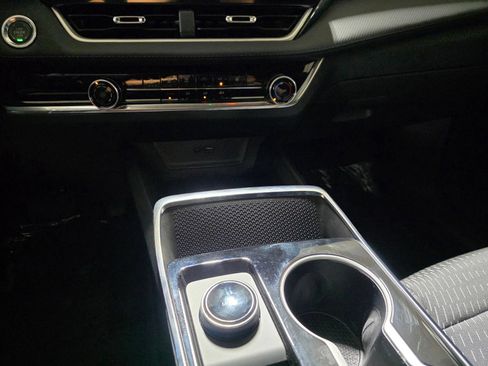 Used 2026 Chevrolet Equinox LT w/ Safety and Technology Package FWD image 27