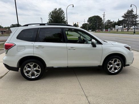 Used 2017 Subaru Forester 2.5i Touring AWD/4WD image 4