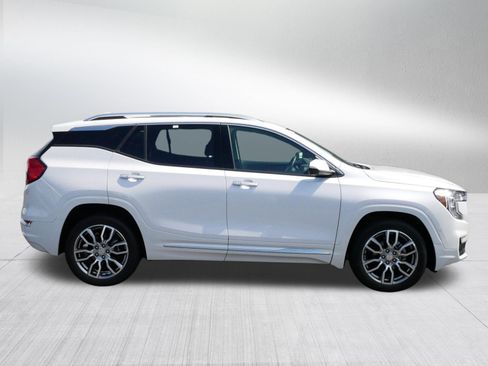 Used 2023 GMC Terrain Denali w/ Denali Premium Package AWD/4WD image 8