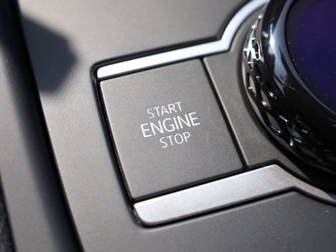 New 2025 Volkswagen Tiguan SE image 22