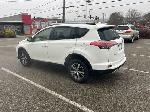 Used 2017 Toyota RAV4 XLE image 7