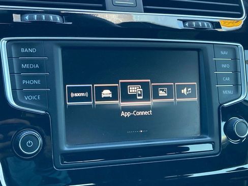 Used 2016 Volkswagen Golf R 4-Door image 20