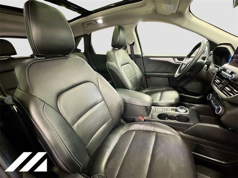 Used 2022 Ford Escape SEL w/ Technology Package image 30