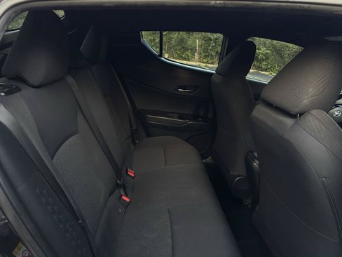 Used 2018 Toyota C-HR XLE FWD image 20