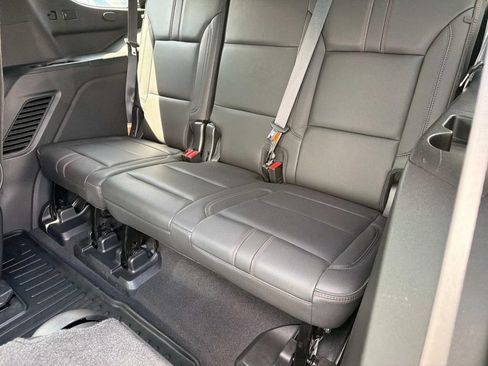 Used 2022 Chevrolet Tahoe RST w/ Luxury Package RWD image 10