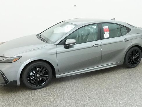 New 2026 Toyota Camry SE FWD image 5