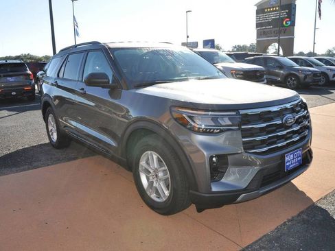 New 2026 Ford Explorer Active w/ Active Comfort Package image 7