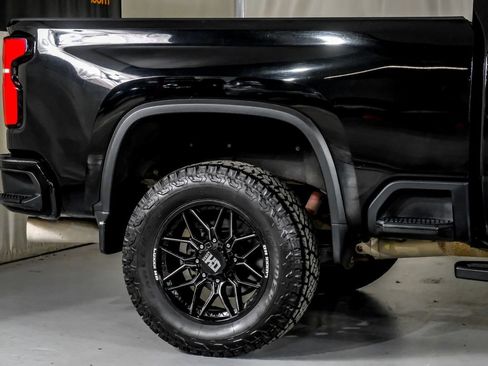 Used 2024 Chevrolet Silverado 2500 High Country w/ High Country Premium Package AWD/4WD image 6