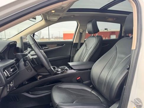 Used 2022 Lincoln Nautilus Reserve w/ Equipment Group 201A image 6