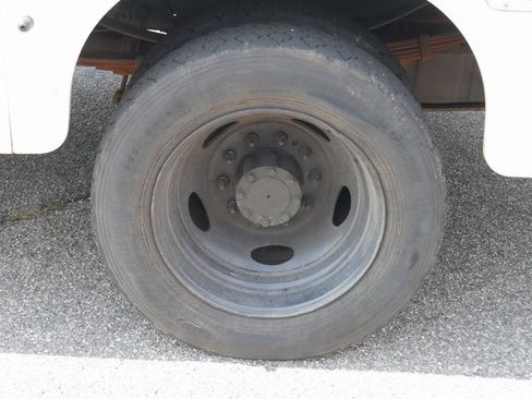 Used 2010 Ford F450 XL image 12