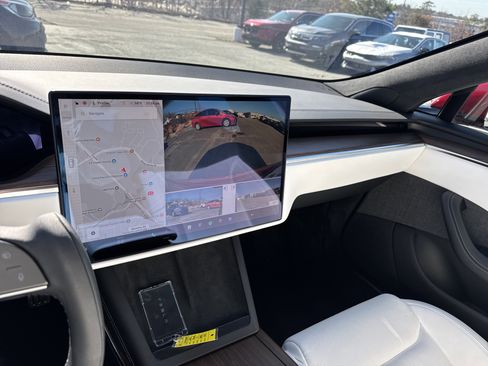 Used 2022 Tesla Model S image 28