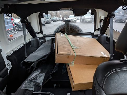 Certified 2016 Jeep Wrangler Unlimited Rubicon image 19