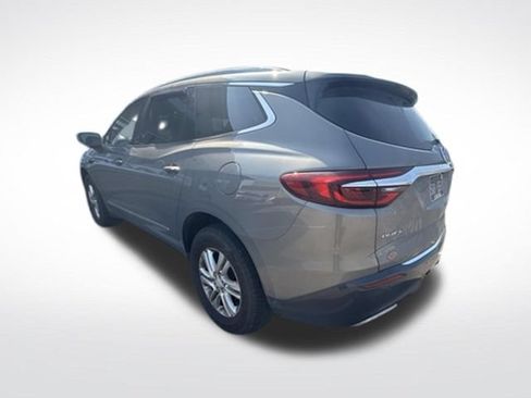 Used 2018 Buick Enclave Essence w/ Trailering Package FWD image 4