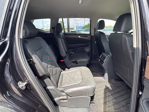 Certified 2025 Volkswagen Atlas SE FWD image 15