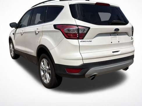 Used 2017 Ford Escape SE w/ Equipment Group 201A FWD image 2