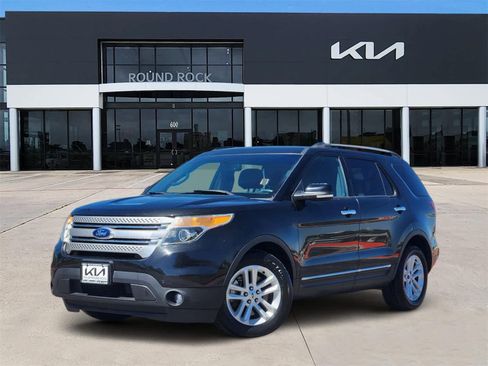 Used 2013 Ford Explorer XLT image 1