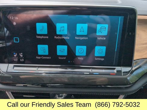 Used 2025 Volkswagen Atlas SE AWD/4WD image 19