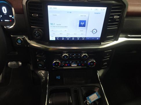 Used 2023 Ford F150 Lariat w/ Equipment Group 502A High image 14