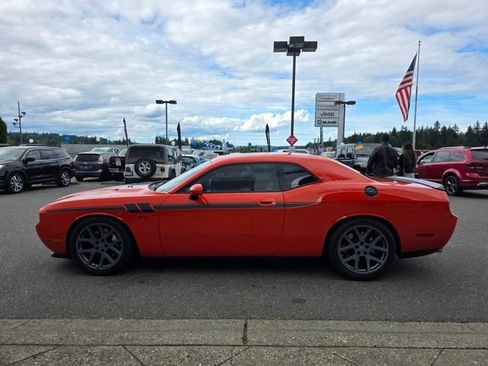 Used 2009 Dodge Challenger R/T RWD image 4