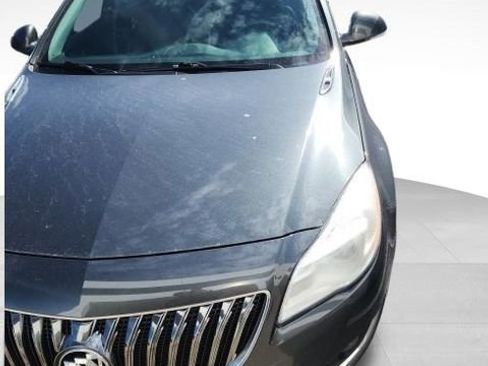 Used 2017 Buick Regal Sport Touring image 3