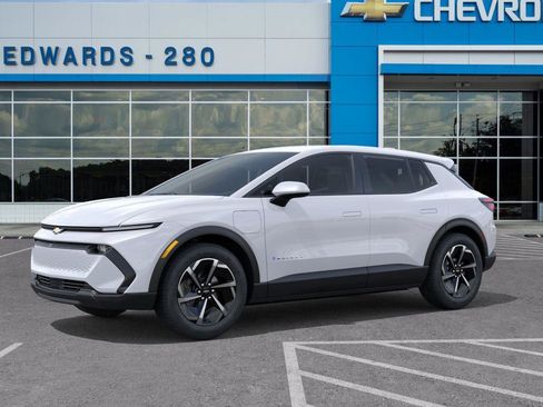 New 2026 Chevrolet Equinox EV LT image 2