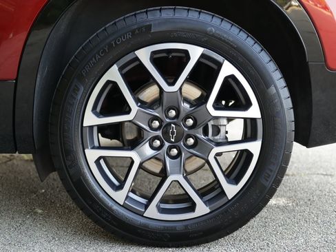Used 2025 Chevrolet Blazer RS FWD image 39