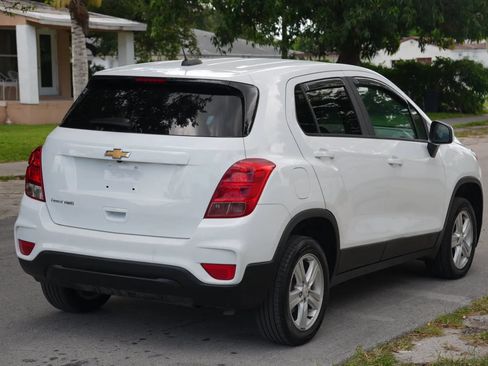 Used 2020 Chevrolet Trax LS w/ Tint and Cruise Package AWD/4WD image 6