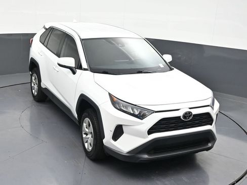 Used 2022 Toyota RAV4 LE AWD/4WD image 22