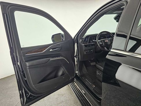 Used 2024 Cadillac Escalade ESV Premium Luxury Platinum AWD/4WD image 22