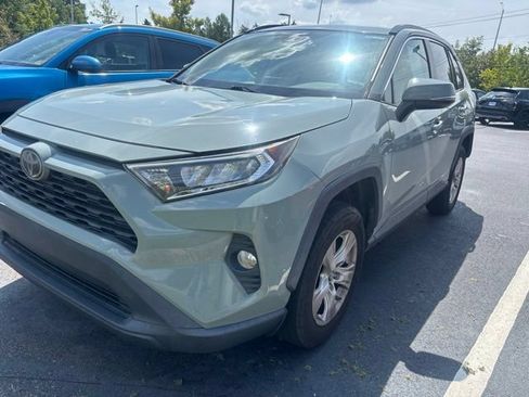 Used 2019 Toyota RAV4 XLE FWD image 3