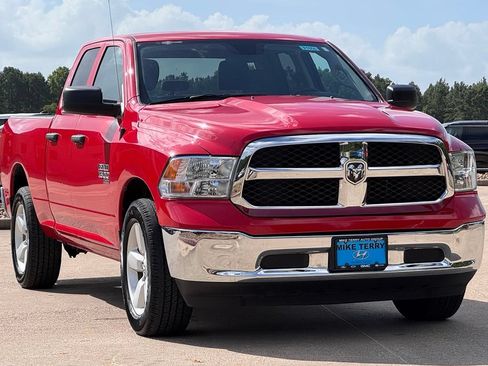 Used 2024 RAM 1500 Classic SLT AWD/4WD image 9